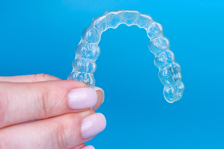 Invisalign es uno de los tratamientos de ortodoncia disponibles en Suarez Solís.