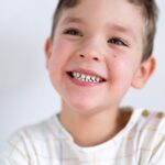 El impacto de la crianza sobreprotectora en la salud oral de los niños.